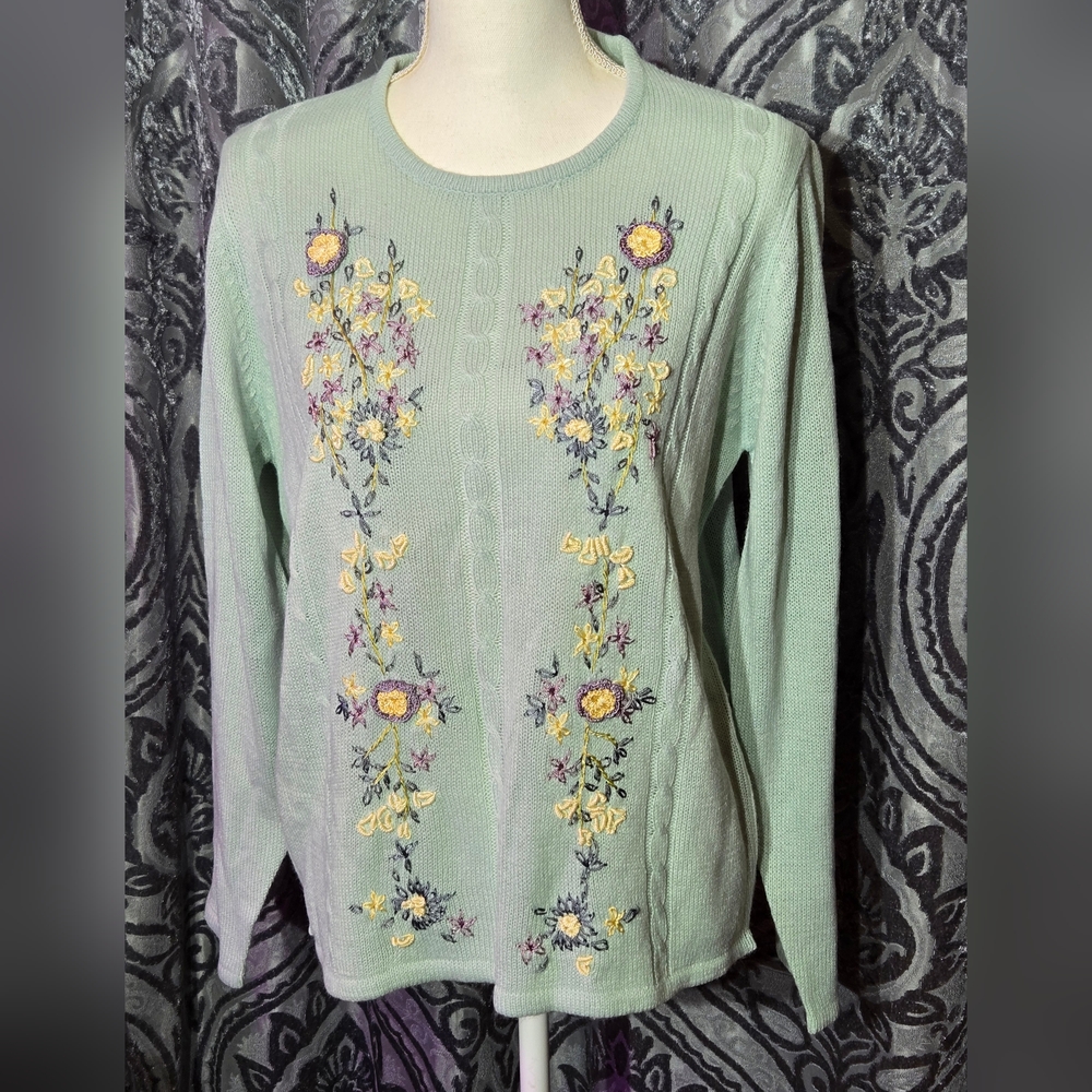 Embroidered Floral Green Women's Sweater